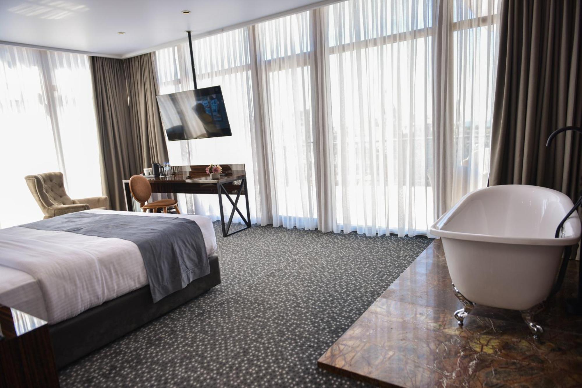 Hotel Monarch Batumi Eksteriør billede