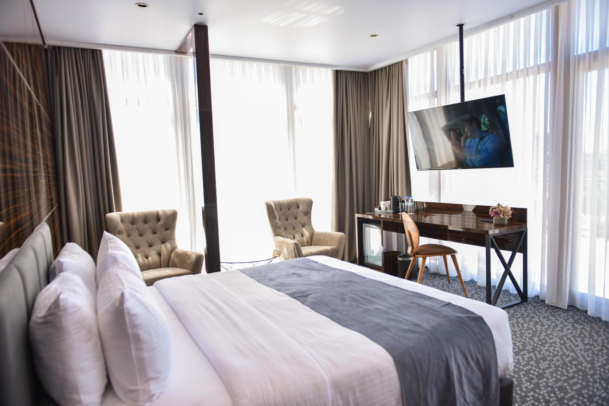 Hotel Monarch Batumi Eksteriør billede