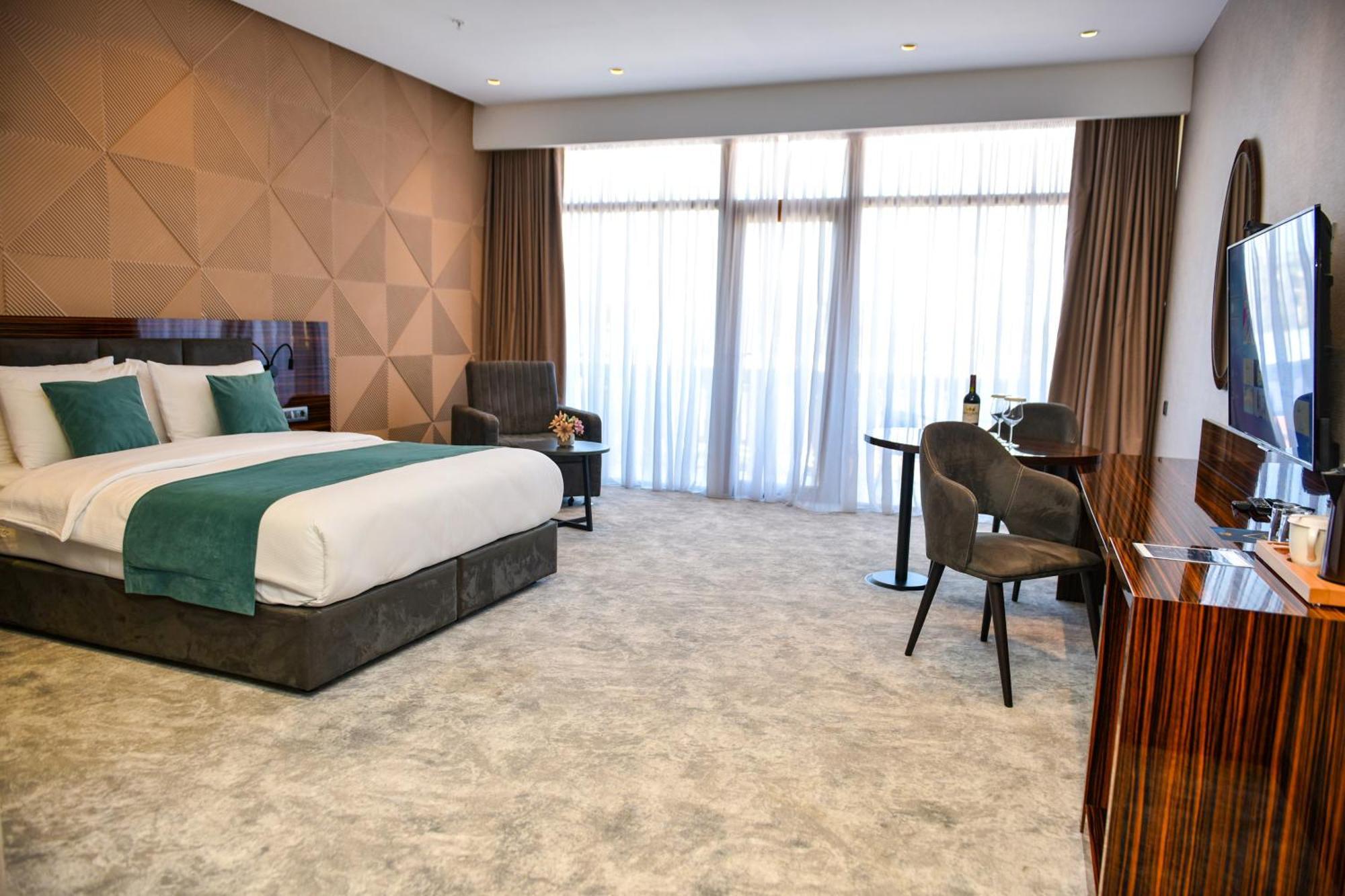 Hotel Monarch Batumi Eksteriør billede